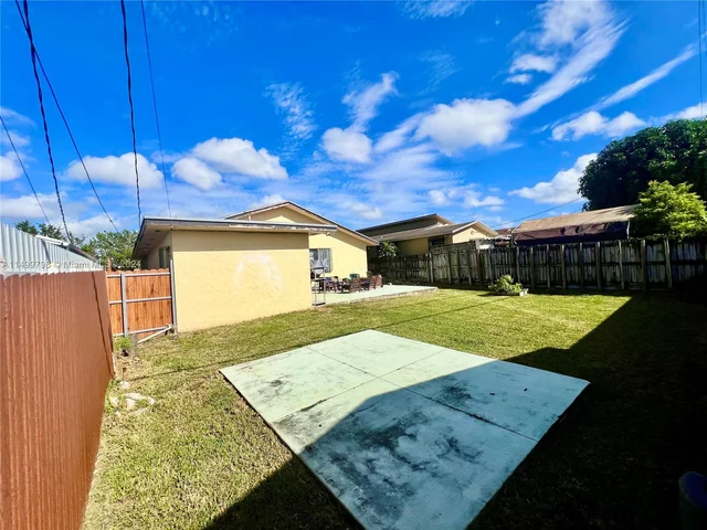 11880 SW 2nd St, Miami FL 33184