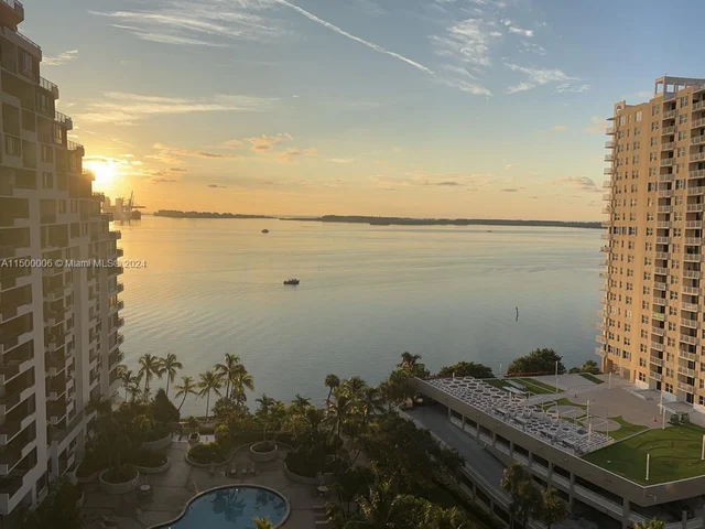 520 Brickell Key Dr # A1515, Miami FL 33131