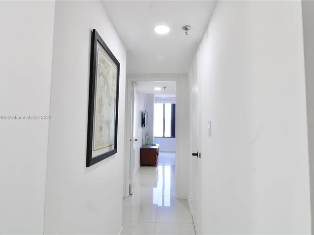 520 Brickell Key Dr # A1515, Miami FL 33131