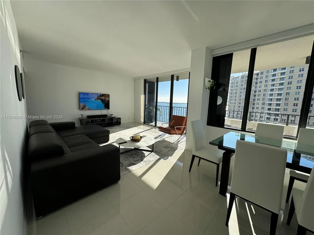 520 Brickell Key Dr # A1515, Miami FL 33131