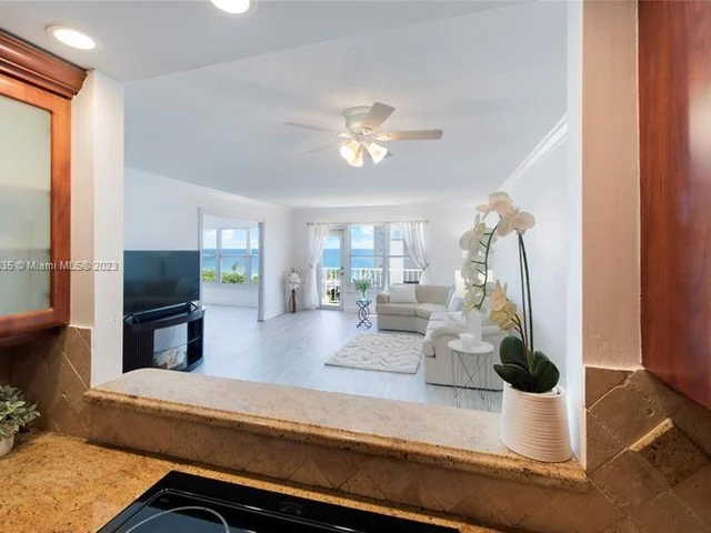 3000 E Sunrise Blvd # 9B, Fort Lauderdale FL 33304