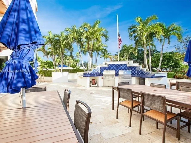 3000 E Sunrise Blvd # 9B, Fort Lauderdale FL 33304