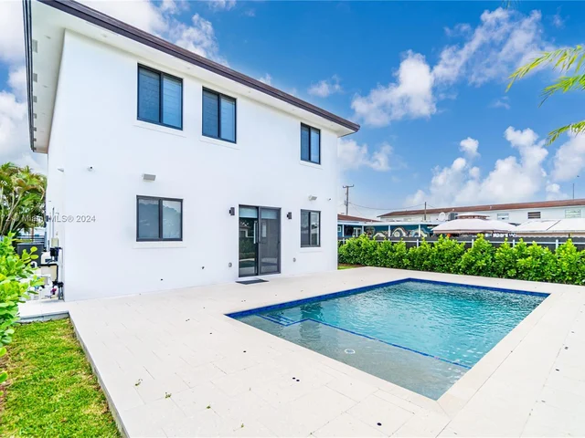 6535 SW 26th St, Miami FL 33155