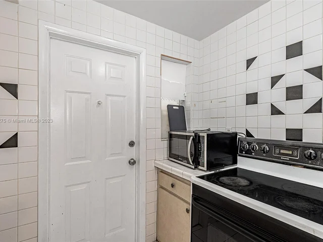 626 Meridian Ave # 12, Miami Beach FL 33139