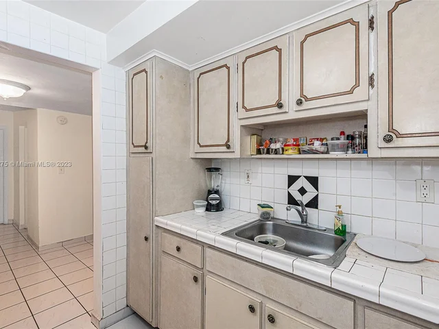 626 Meridian Ave # 12, Miami Beach FL 33139