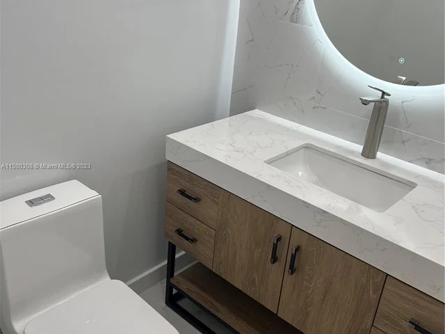 2750 NE 183rd St # 606, Aventura FL 33160