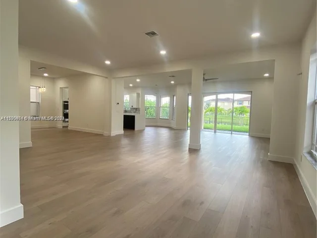 10180 Lake Vista Ct, Parkland FL 33076