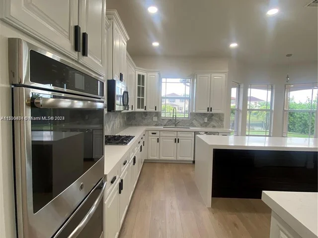 10180 Lake Vista Ct, Parkland FL 33076