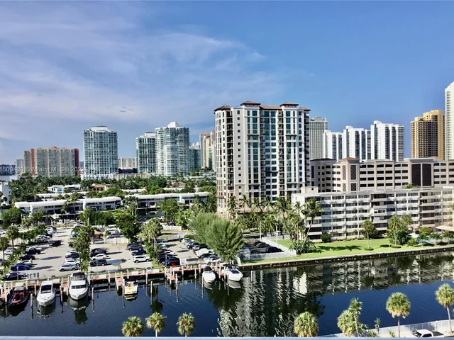 300 Bayview Dr # 905, Sunny Isles Beach FL 33160