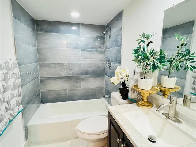 101 E Mcnab Rd # 325, Pompano Beach FL 33060