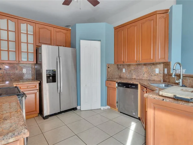 1819 NE 37th Pl, Homestead FL 33033