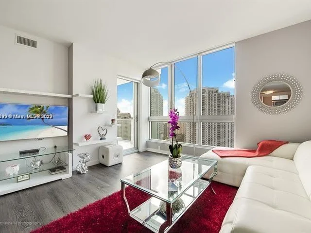 300 S Biscayne Blvd # 2506, Miami FL 33131