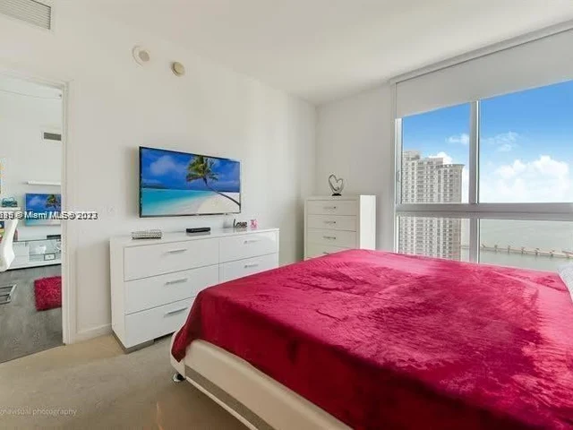 300 S Biscayne Blvd # 2506, Miami FL 33131