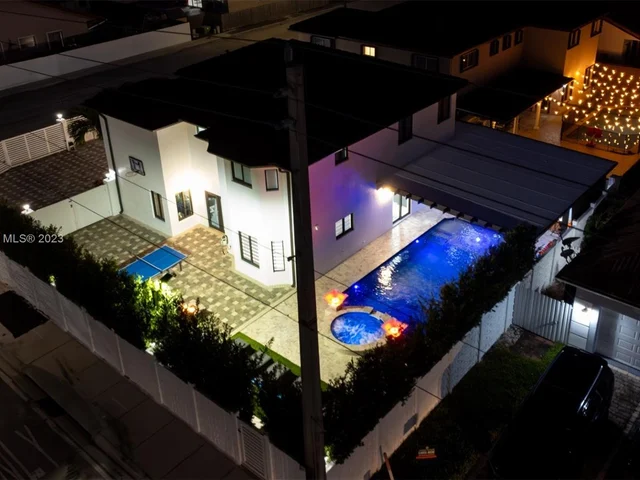 14201 SW 28th St, Miami FL 33175