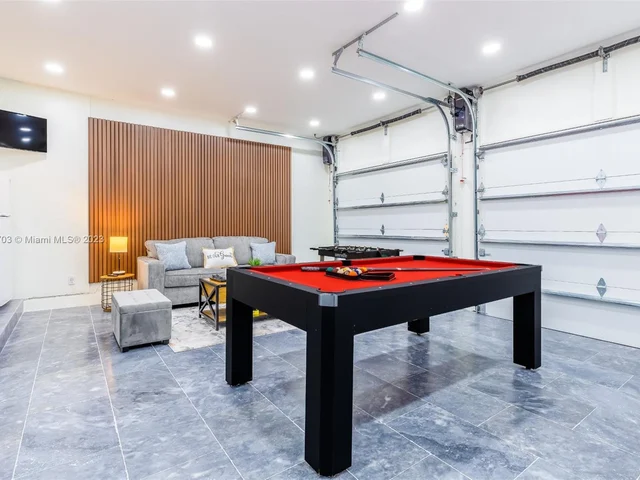 14201 SW 28th St, Miami FL 33175