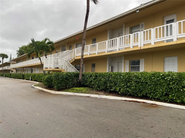 560 SE 2nd Ave # H24, Deerfield Beach FL 33441