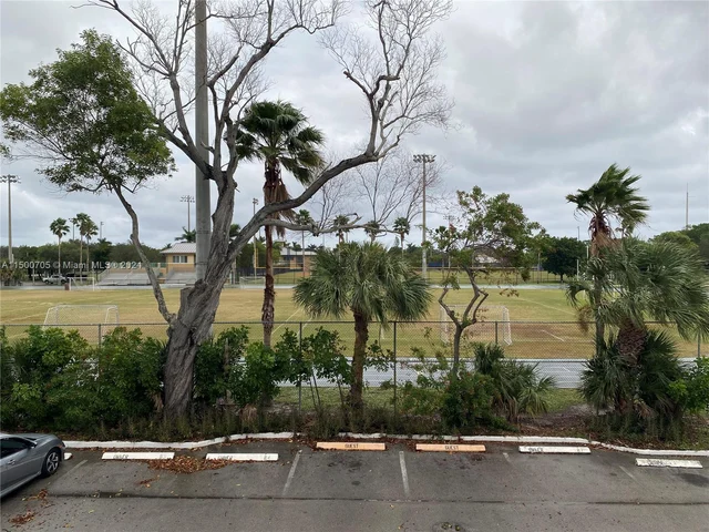 560 SE 2nd Ave # H24, Deerfield Beach FL 33441