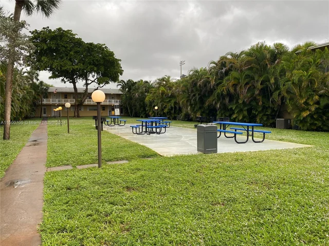 560 SE 2nd Ave # H24, Deerfield Beach FL 33441