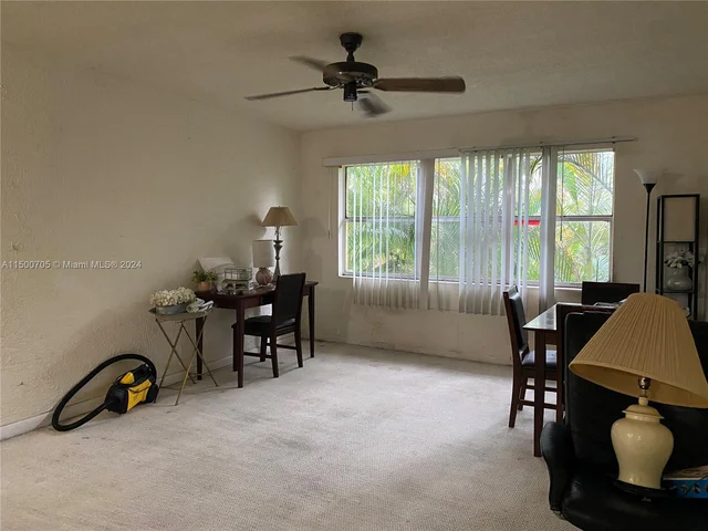560 SE 2nd Ave # H24, Deerfield Beach FL 33441