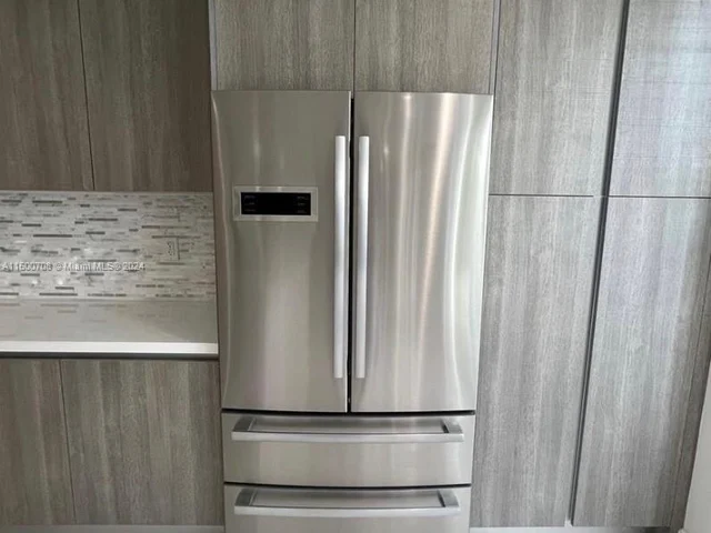 10380 NW 68th Ter, Doral FL 33178