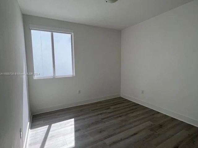 10380 NW 68th Ter, Doral FL 33178