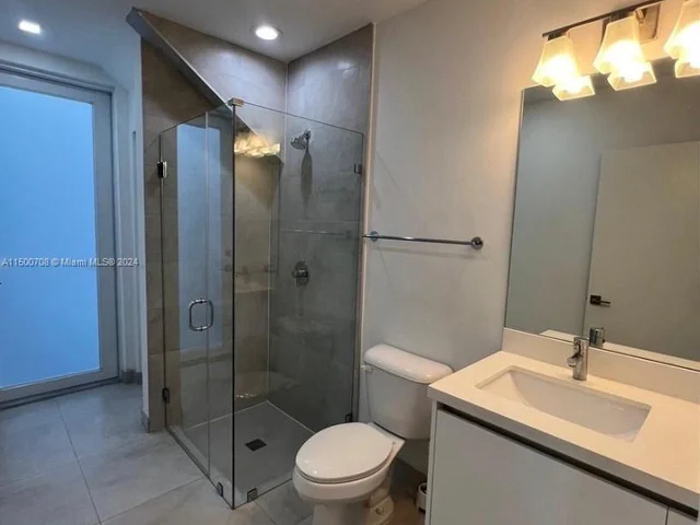 10380 NW 68th Ter, Doral FL 33178