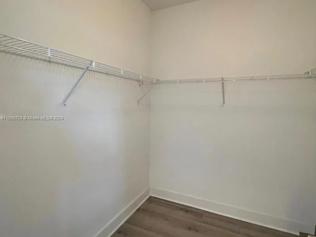 10380 NW 68th Ter, Doral FL 33178