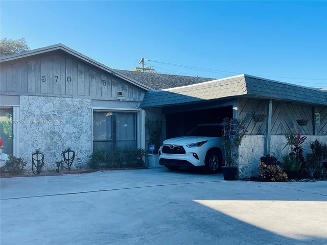 570 SW 20th Ct # 2, Delray Beach FL 33445