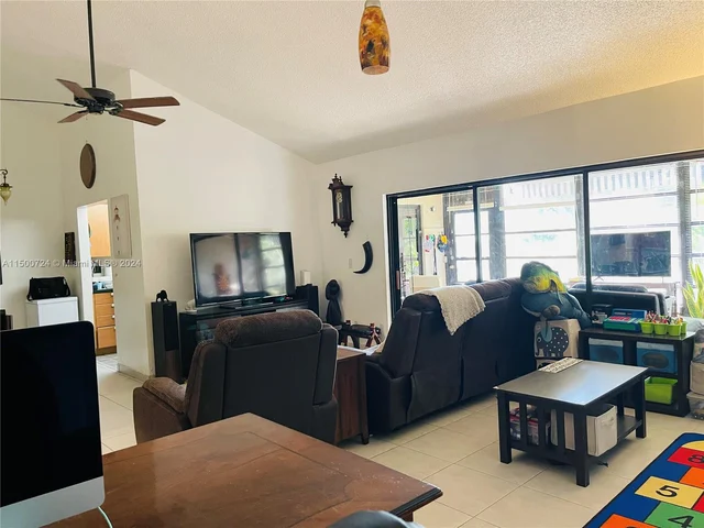 570 SW 20th Ct # 2, Delray Beach FL 33445