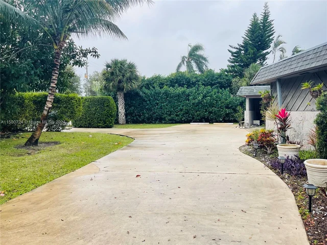 570 SW 20th Ct # 2, Delray Beach FL 33445