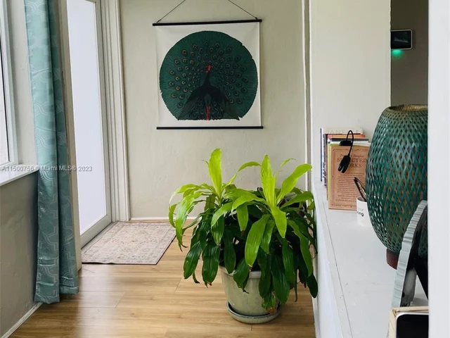 1520 NW 62nd Ter, Miami FL 33147