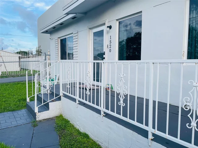 1520 NW 62nd Ter, Miami FL 33147
