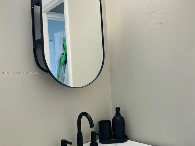 1520 NW 62nd Ter, Miami FL 33147