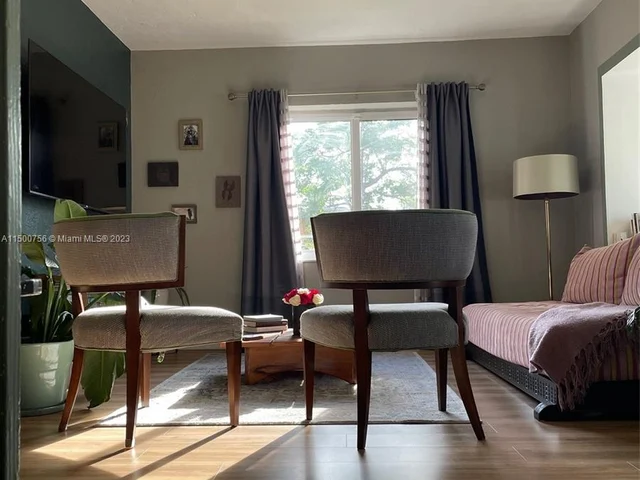 1520 NW 62nd Ter, Miami FL 33147