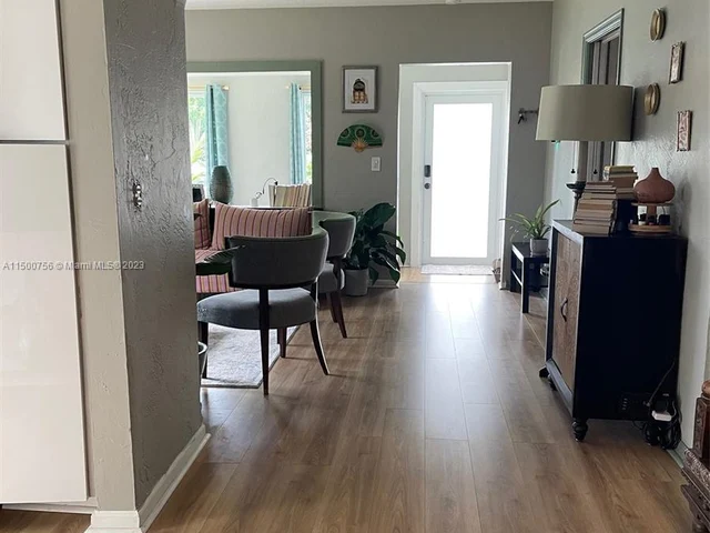 1520 NW 62nd Ter, Miami FL 33147