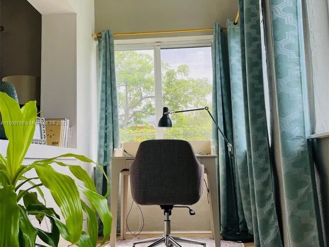 1520 NW 62nd Ter, Miami FL 33147