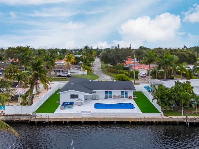 1731 SW 3 Avenue, Pompano Beach FL 33060