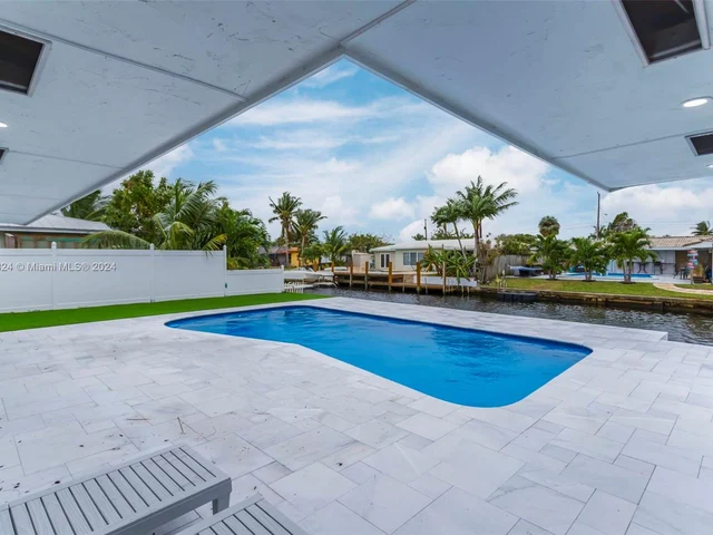 1731 SW 3 Avenue, Pompano Beach FL 33060