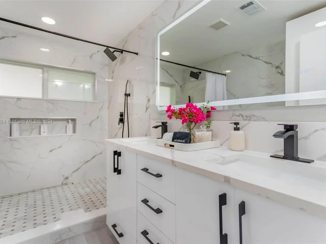 1731 SW 3 Avenue, Pompano Beach FL 33060