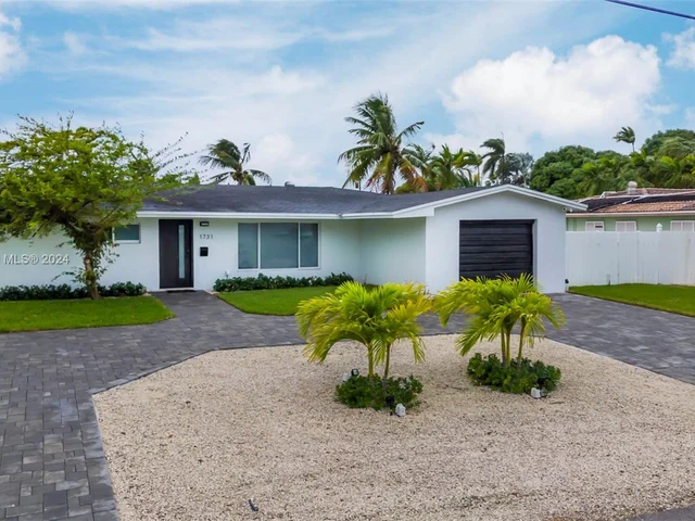 1731 SW 3 Avenue, Pompano Beach FL 33060