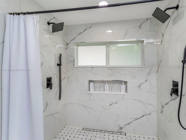 1731 SW 3 Avenue, Pompano Beach FL 33060