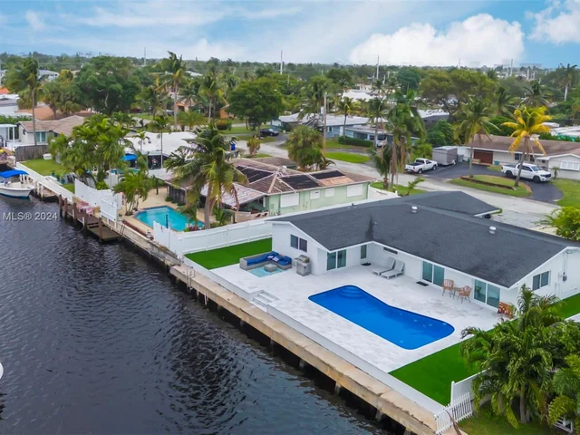 1731 SW 3 Avenue, Pompano Beach FL 33060