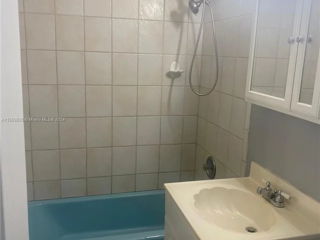 2644 NW 61st Ave, Margate FL 33063