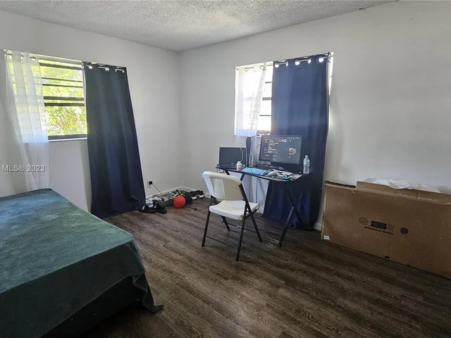 2408 Raleigh St, Hollywood FL 33020