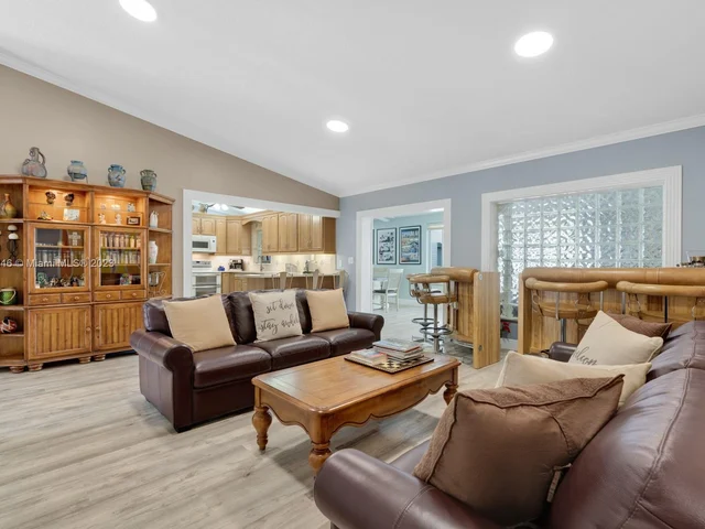 2450 SW 102nd Pl, Miami FL 33165