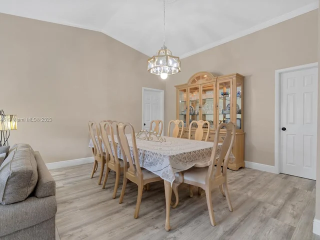 2450 SW 102nd Pl, Miami FL 33165