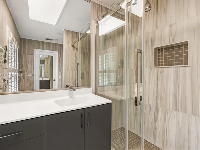 2450 SW 102nd Pl, Miami FL 33165