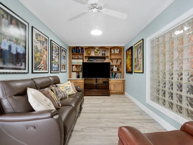 2450 SW 102nd Pl, Miami FL 33165