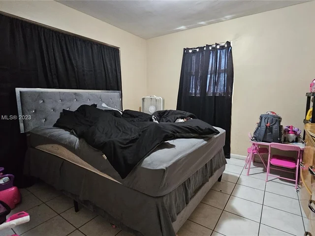 3250 NW 4th St, Lauderhill FL 33311