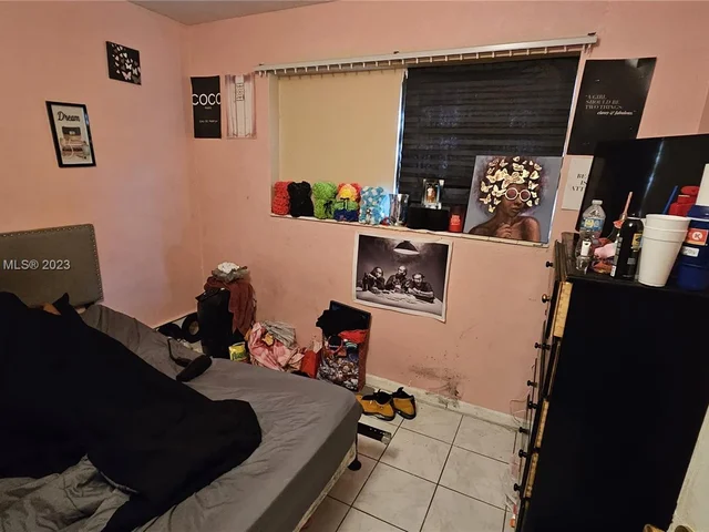 3250 NW 4th St, Lauderhill FL 33311